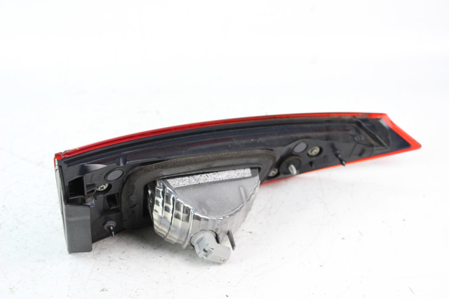 Стоп задній B45D513F0C MAZDA
