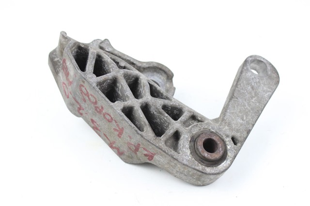 Кронштейн подушки (опори) двигуна, задньої BP4S39010C MAZDA
