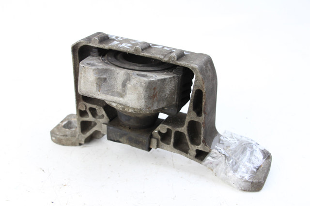 Права подушка двигуна BP4S39060E MAZDA