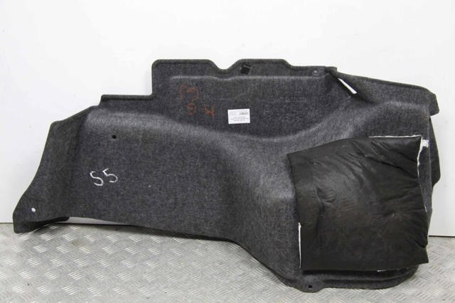 Облицювання багажного відсіку, ліве GHK168870B MAZDA