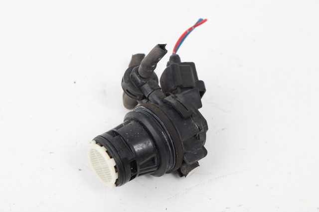 Насос омивача скла переднього GHP967482 MAZDA