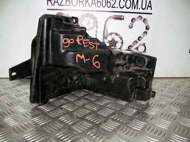Бачок омивайки GJ6A67481C MAZDA