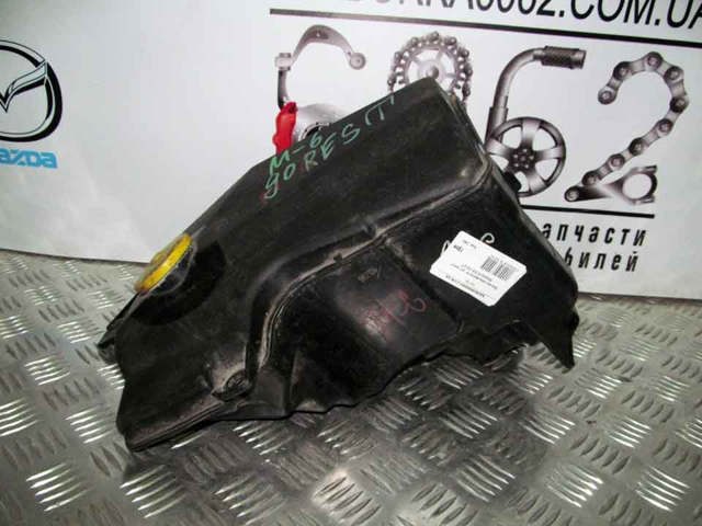 Водяний бачок омивача скла GJ6E67481C MAZDA