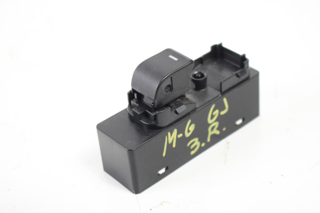 Кнопка підйомника заднього правого скла GLF166380A MAZDA
