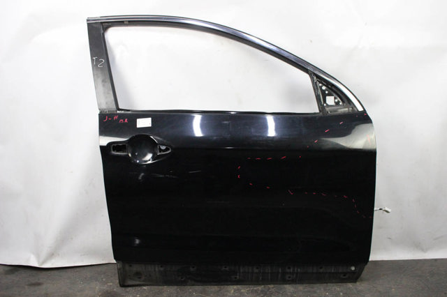 Пасажирські передні двері H0100HV0MA NISSAN