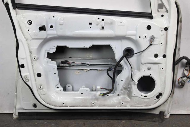 Двері передні, ліві H0101JD0MD NISSAN