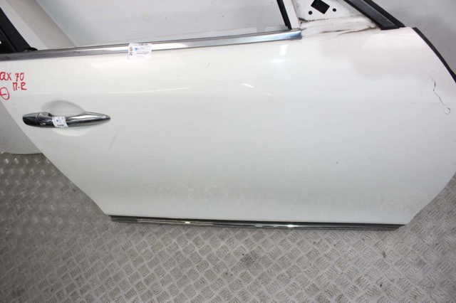 Пасажирські передні двері H010M1CAMA NISSAN
