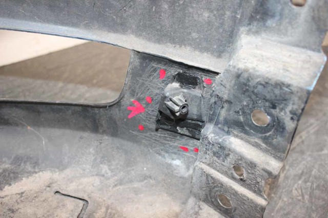 Буфер (бампер) задній KBYA5022XBBB MAZDA