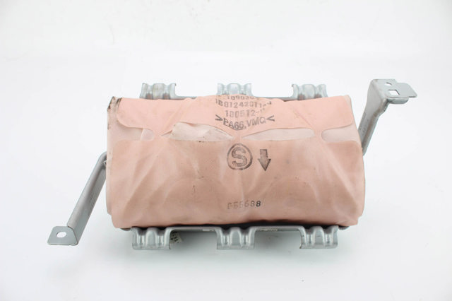 Подушка безпеки пасажира KD4757K50 MAZDA