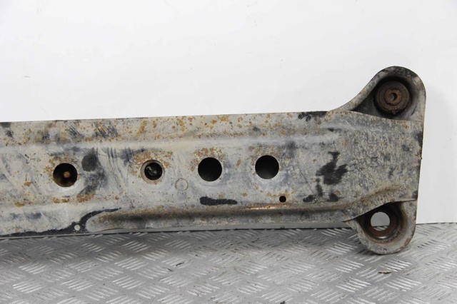 Балка кріплення коробки передач MN125541 MITSUBISHI
