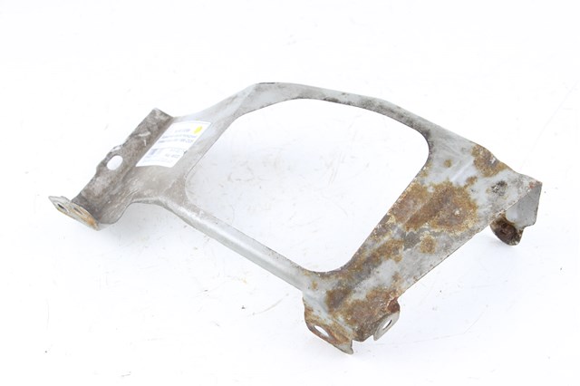 Кронштейн кріплення крила переднього правого, передній MN133386 MITSUBISHI