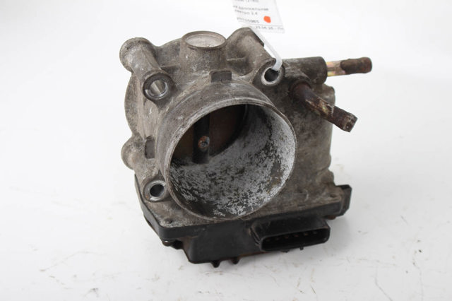 Дросільна заслінка в зборі MN135985 MITSUBISHI
