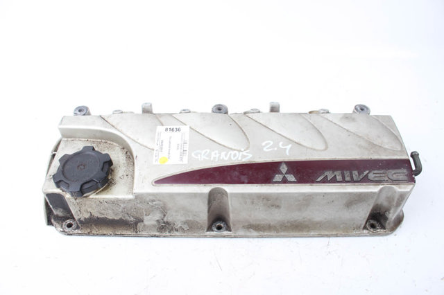 Кришка двигуна MN155311 MITSUBISHI