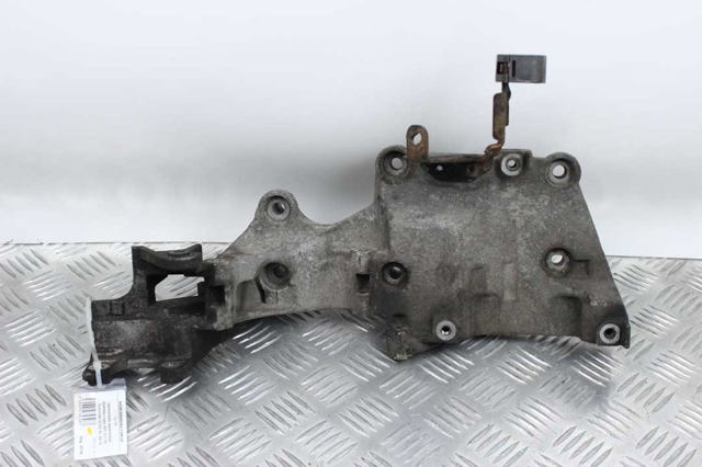 Кріплення генератора MN980220 MITSUBISHI
