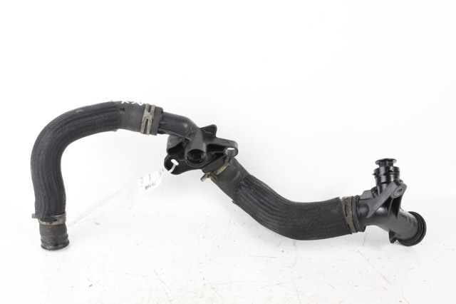 Патрубок системи охолодження MN982663 MITSUBISHI