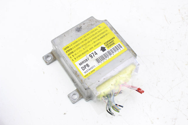 Модуль-процесор управління подушки безпеки MR587974 MITSUBISHI