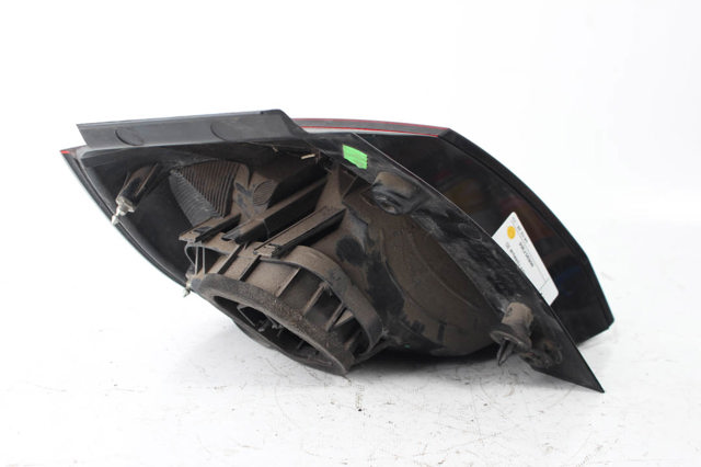 Фара задня права зовнішня MR957366 MITSUBISHI