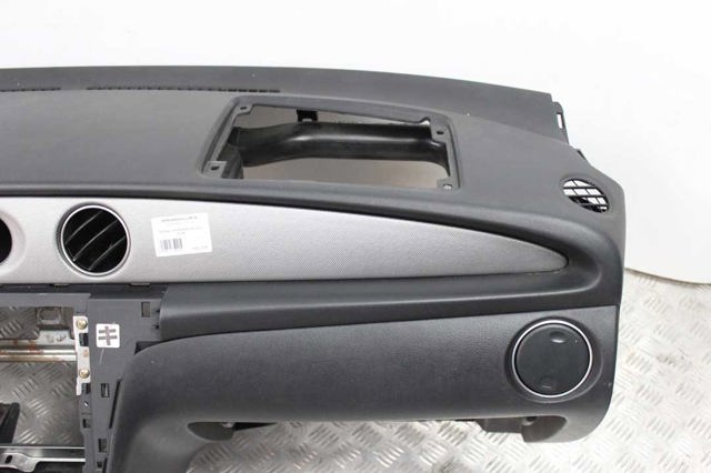 Передня панель MR975101HA MITSUBISHI