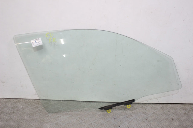 Скло передньої правої двері MR978106 MITSUBISHI