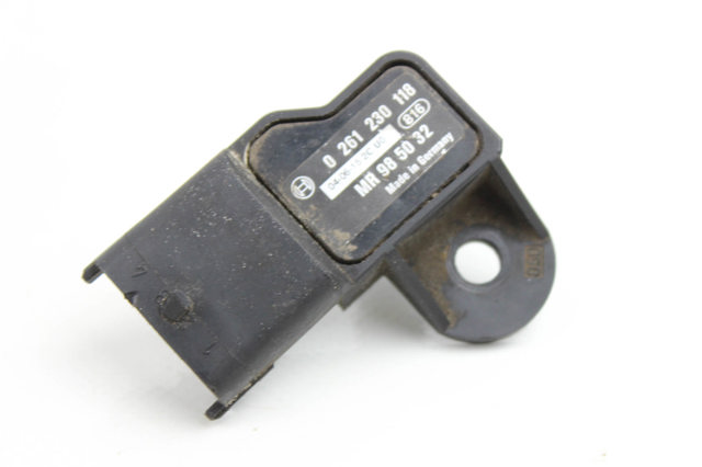 Датчик тиску повітря MR985032 MITSUBISHI