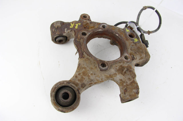 Цапфа поворотна права MR992532 MITSUBISHI