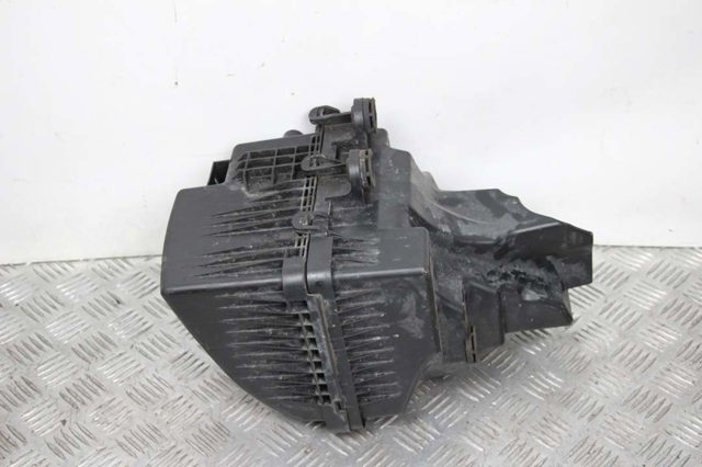 Корпус повітряного фільтра, нижня частина SH01133AYB MAZDA