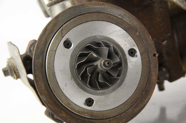 Турбокомпресор SH0113700E MAZDA