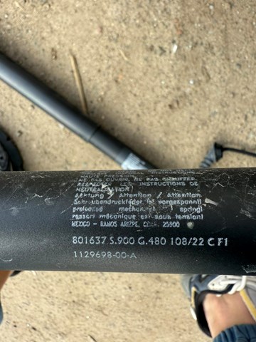 Амортизатор кришки багажника 112969800A TESLA