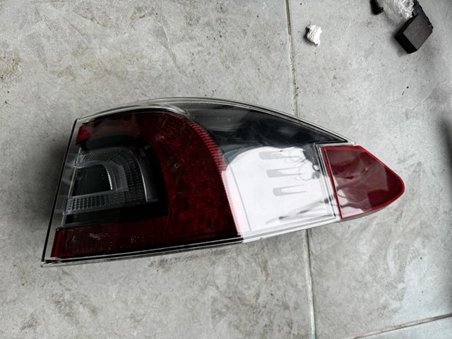 Задній правий зовнішній ліхтар 600591900G TESLA