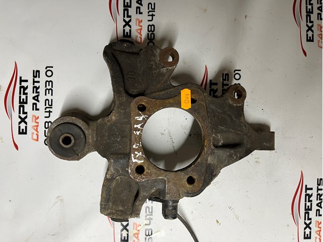 Цапфа - поворотний кулак задній, правий 4230448031 TOYOTA