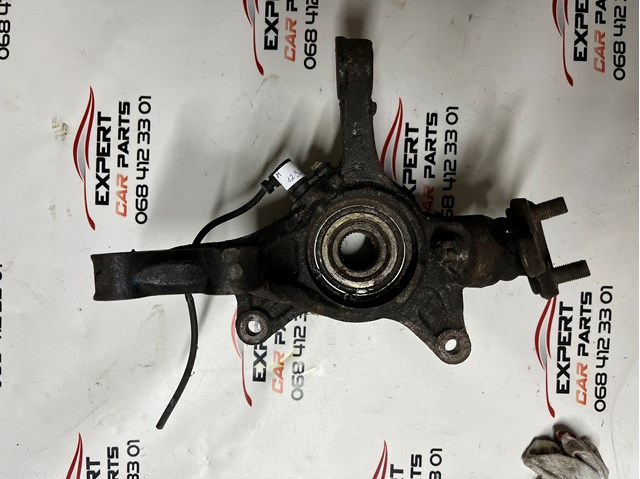 Цапфа поворотна права 4321158020 TOYOTA