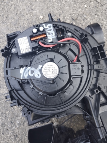 Вентилятор грубки 5WB819015 VAG