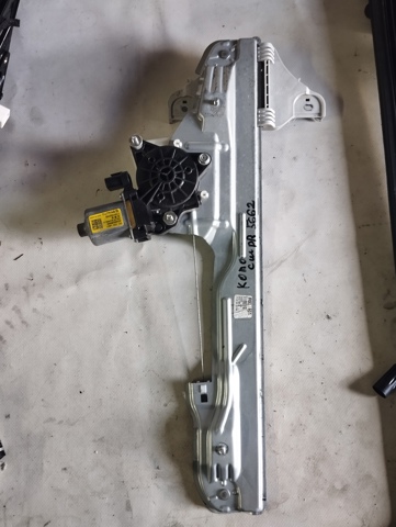 Мотор склопідйомника дверей передніх, правих 82460J9000 HYUNDAI
