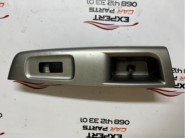Кнопки заднього лівого склопід'ємника 83071FG110 SUBARU