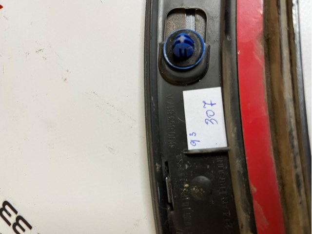 Розширювач задньої арки колеса, лівий 8U0853817A VAG