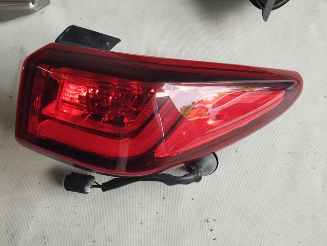 Фара задня права зовнішня 92402J9110 HYUNDAI