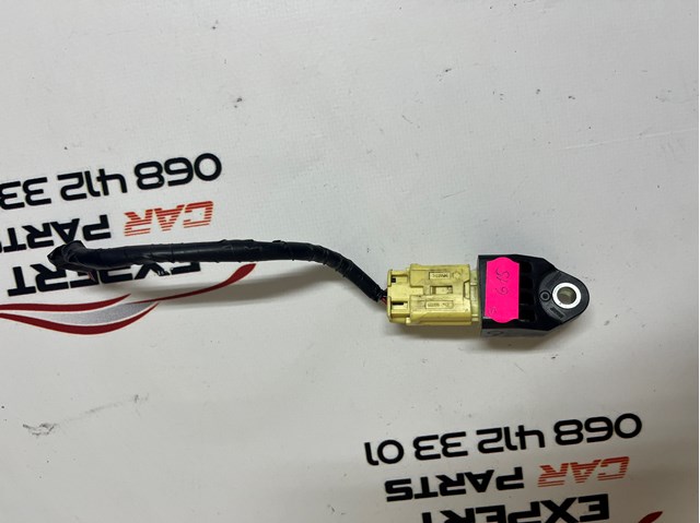 Датчик подушки безпеки 98235SC000 SUBARU