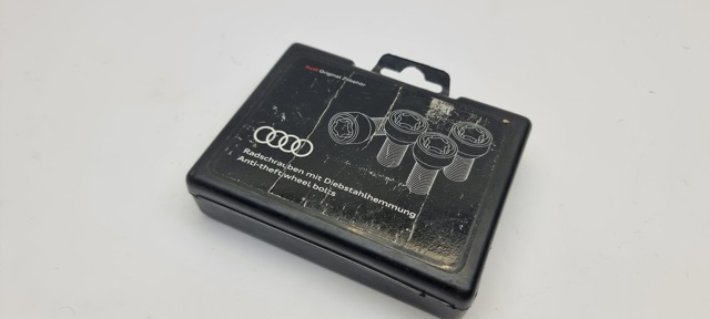 Болти до колеса 8P0071455 VAG