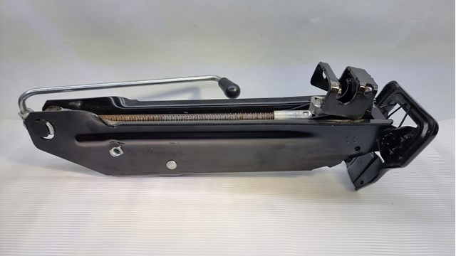 Домкрат автомобільний 8R0011031H VAG
