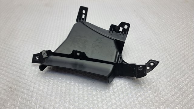 Решітка переднього бампера, внутрішня права 8W0121763L VAG
