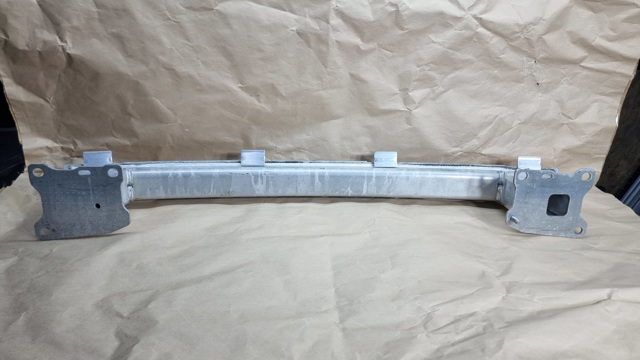 Швелер бампера 8W0807309J VAG