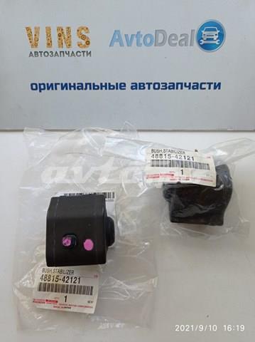 Втулка стабілізатора переднього, права 4881542121 TOYOTA