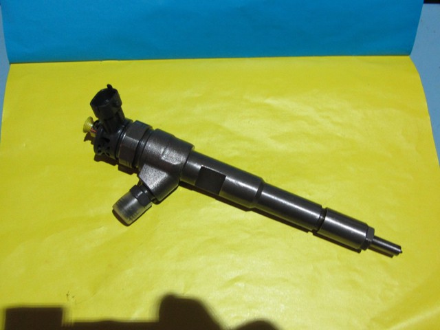 Форсунка дизельна в зборі, розпилювач + тримач 166000121R RENAULT