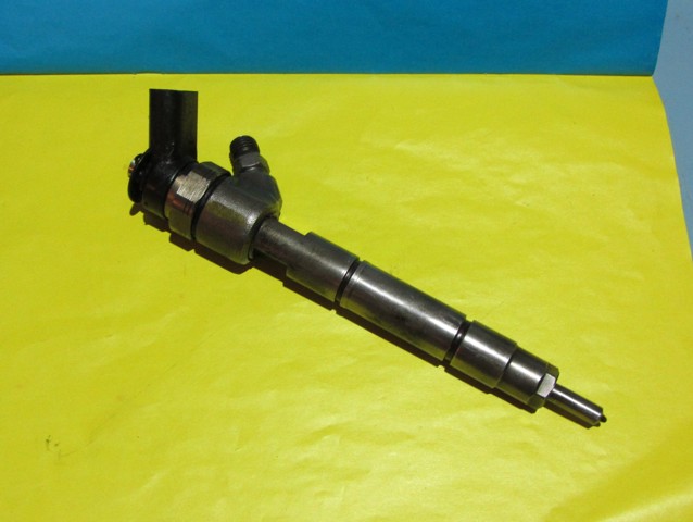 Форсунка паливна A6400700787 MERCEDES