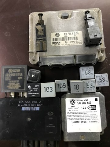 Блок управління airbag 1J0909603 VAG