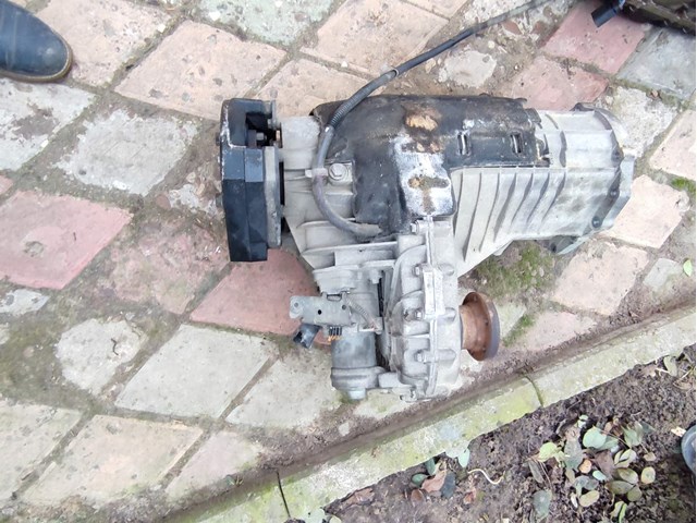 Коробка роздавальна 0AD341011G VAG