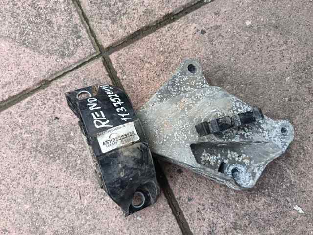 Подушка (опора) двигуна, права передня 113752043R RENAULT