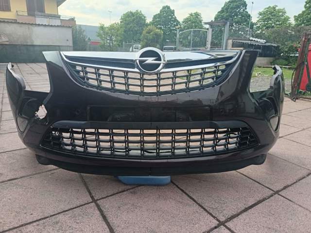 Буфер (бампер) передній 13300485 OPEL