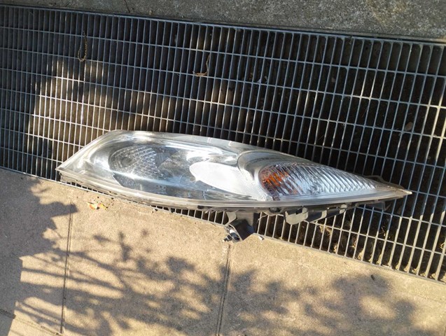 Габарит-показник повороту, правий 261201KL0B NISSAN