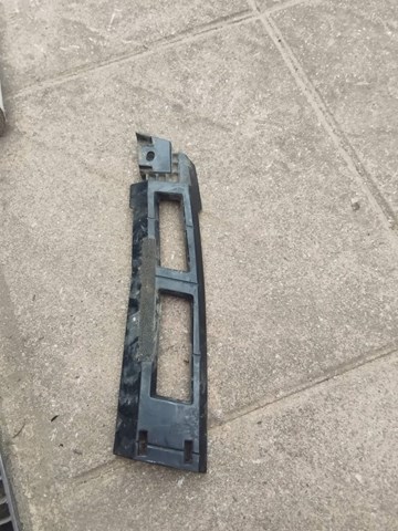 Праве кріплення переднього бампера 51127226938 BMW